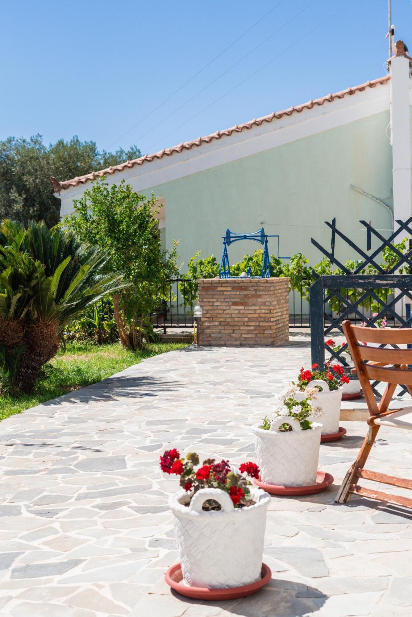 Sirines Aparthotel Vlachata ภายนอก รูปภาพ